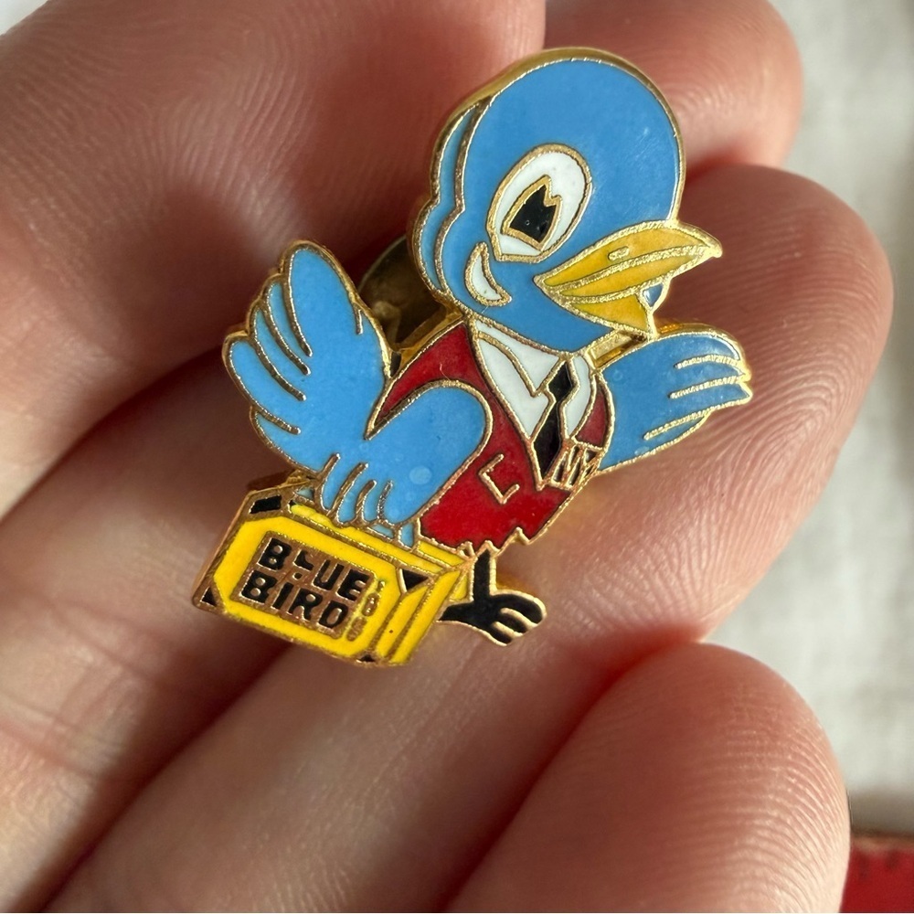 Vintage Gold Tone And Enamel Blue Bird Cartoon Lapel Pin Hat Pin Bag Charm